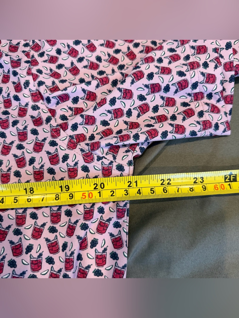 Vineyard Vines NWT Palermo OTG Golf Polo Grape Cocktail AOP Sz M - Picture 7 of 7